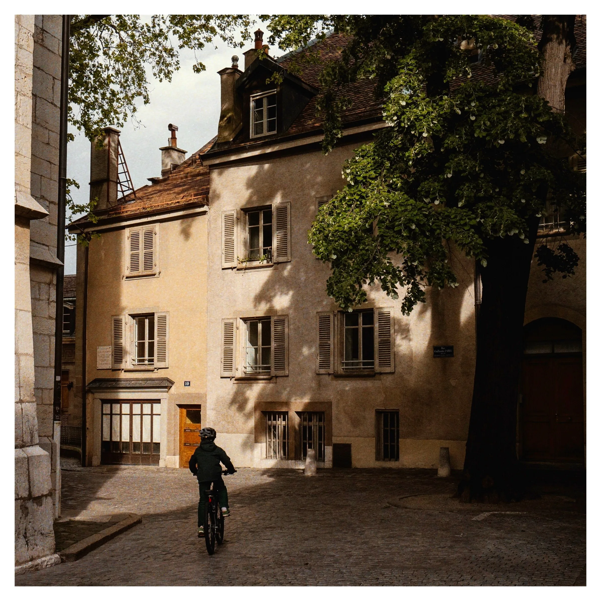 Photograph 3